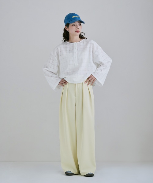 etoll.(エトル)の「2wayチェック柄シアーブラウス(Tシャツ/カットソー・レディース・ホワイト/ネイビー/キャメル・M)」の6枚目の写真