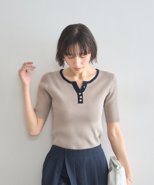 &. NOSTALGIA(アンドドットノスタルジア)の「ヘンリーネックリブトップス(Tシャツ/カットソー・レディース・ホワイト×ネイビー/グレイッシュベージュ/ブルー/ブラック・M)」の13枚目の写真