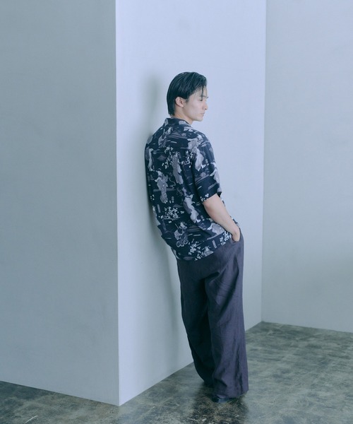 ADAM ET ROPE'(アダムエロペ)の「BLACK ALOHA レーヨンチリメンオープンカラーシャツ(シャツ/ブラウス・メンズ・ブラック系その他2/ブラック系その他/ブラック系その他3・M/L)」の21枚目の写真