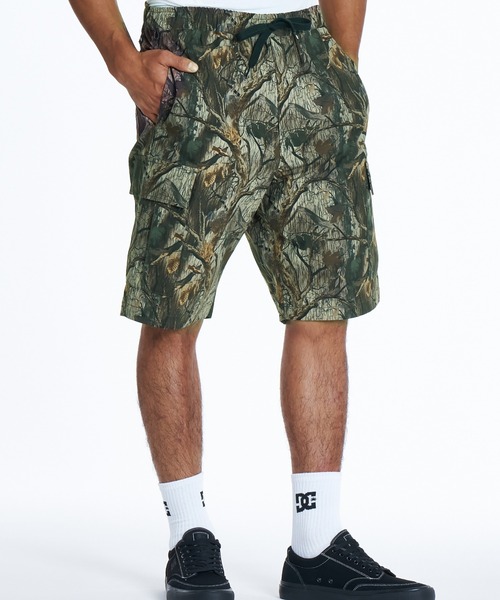 DC SHOES(ディーシーシューズ)の「ディーシーシューズ アウトドアカジュアル ショートパンツ 26 WIDE CARGO SHORT(カーゴパンツ・メンズ・ブラック/ベージュ・M/L/LL)」の1枚目の写真