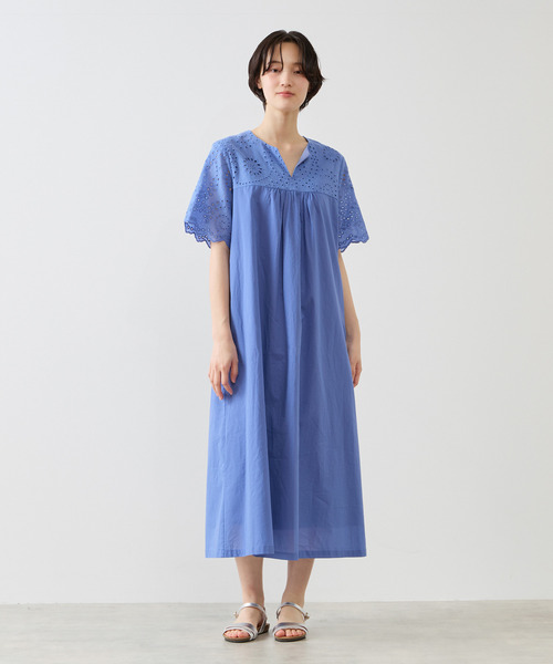 MELROSE claire(メルローズ クレール)の「【スカラップ刺しゅう切替スキッパーワンピース】(ワンピース・レディース・ロイヤルブルー/ブラック・FREE)」の3枚目の写真