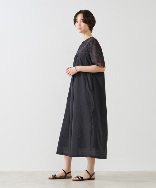 MELROSE claire(メルローズ クレール)の「【スカラップ刺しゅう切替スキッパーワンピース】(ワンピース・レディース・ロイヤルブルー/ブラック・FREE)」の20枚目の写真