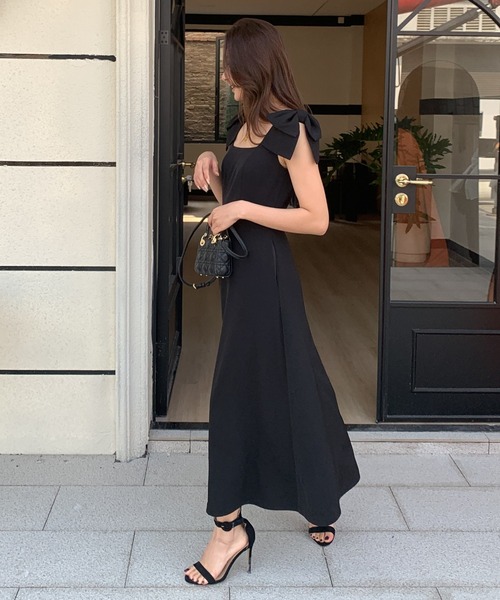 BIRTHDAY BASH(バースデイバッシュ)の「NINA RIBBON DRESS(ニーナリボンドレス)(ワンピース・レディース・ホワイト/ブラック・MEDIUM/SMALL)」の4枚目の写真