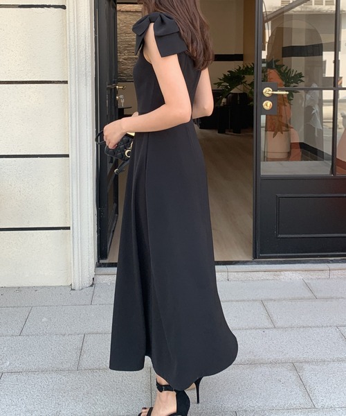BIRTHDAY BASH(バースデイバッシュ)の「NINA RIBBON DRESS(ニーナリボンドレス)(ワンピース・レディース・ホワイト/ブラック・MEDIUM/SMALL)」の5枚目の写真
