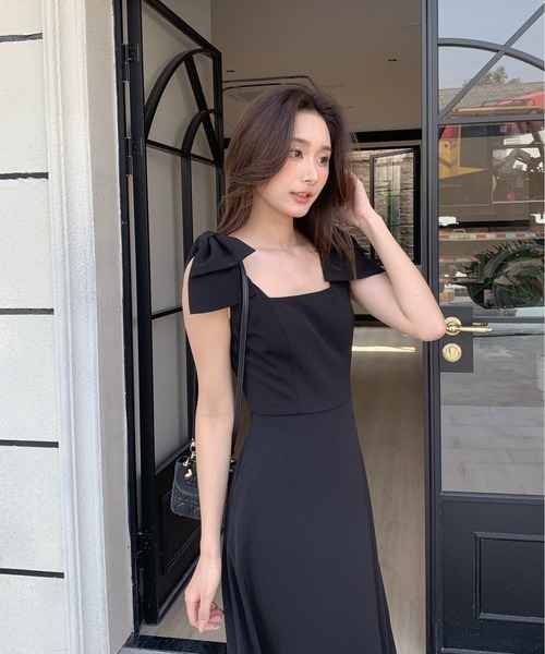 BIRTHDAY BASH(バースデイバッシュ)の「NINA RIBBON DRESS(ニーナリボンドレス)(ワンピース・レディース・ホワイト/ブラック・MEDIUM/SMALL)」の3枚目の写真