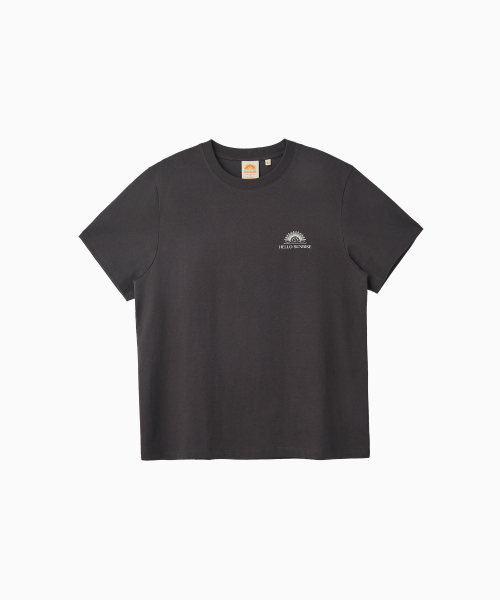 HELLO SUNRISE(ハローサンライズ)の「HS OG Logo Tee_Charcoal(Tシャツ/カットソー・レディース・ダークグレー・LARGE/MEDIUM/SMALL/X-LARGE)」の2枚目の写真