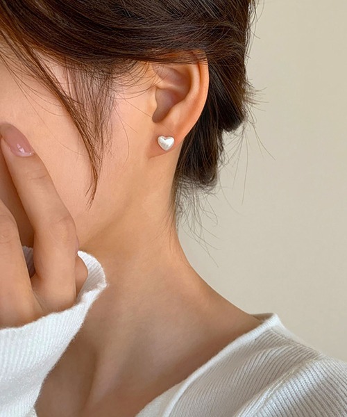 LA VORAGINE(ラ ヴォラジネ)の「ハートピアス(ピアス(両耳用)・レディース・Silver・FREE)」の7枚目の写真