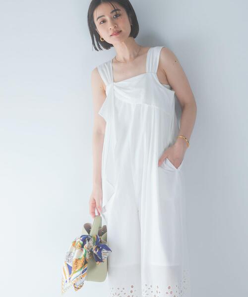URBAN RESEARCH ROSSO WOMEN（アーバンリサーチ　ロッソ）の「コットンエンブロイダリーオールインワン（その他パンツ・レディース・ホワイト/ブラック・36/38）」の2枚目の写真