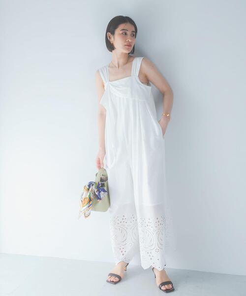 URBAN RESEARCH ROSSO WOMEN（アーバンリサーチ　ロッソ）の「コットンエンブロイダリーオールインワン（その他パンツ・レディース・ホワイト/ブラック・36/38）」の19枚目の写真