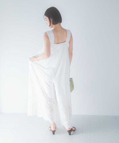 URBAN RESEARCH ROSSO WOMEN（アーバンリサーチ　ロッソ）の「コットンエンブロイダリーオールインワン（その他パンツ・レディース・ホワイト/ブラック・36/38）」の21枚目の写真