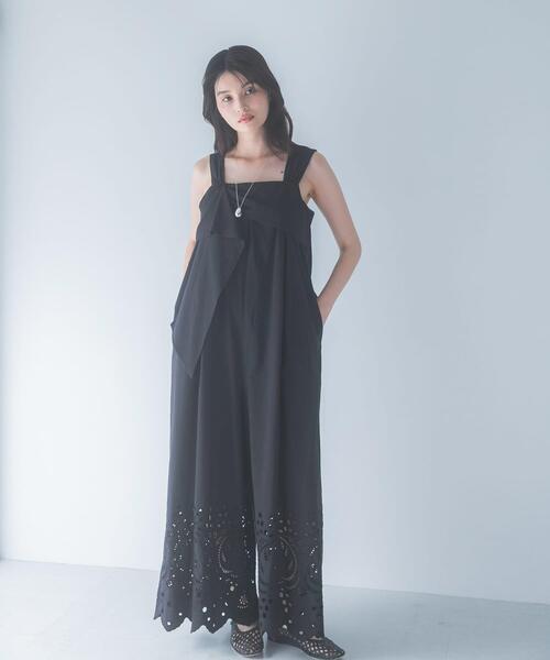 URBAN RESEARCH ROSSO WOMEN（アーバンリサーチ　ロッソ）の「コットンエンブロイダリーオールインワン（その他パンツ・レディース・ホワイト/ブラック・36/38）」の4枚目の写真
