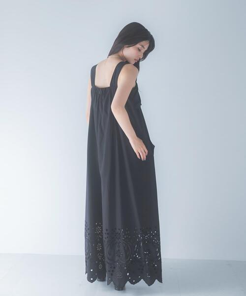 URBAN RESEARCH ROSSO WOMEN（アーバンリサーチ　ロッソ）の「コットンエンブロイダリーオールインワン（その他パンツ・レディース・ホワイト/ブラック・36/38）」の5枚目の写真
