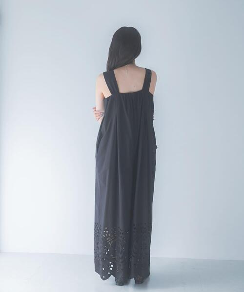 URBAN RESEARCH ROSSO WOMEN（アーバンリサーチ　ロッソ）の「コットンエンブロイダリーオールインワン（その他パンツ・レディース・ホワイト/ブラック・36/38）」の6枚目の写真