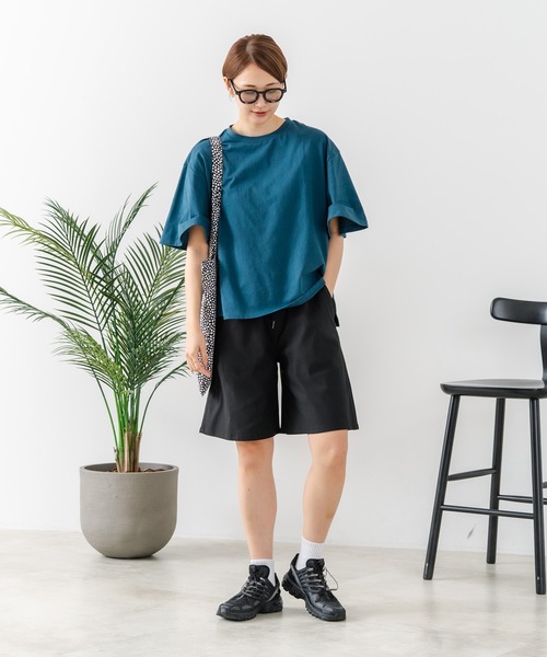 fort point(フォーポイント)の「【C-FORTPOINT/フォートポイント】【ベルスリーブで魅せる、大人のこなれTシャツ。】ベルスリーブ オーバーサイズTシャツ 綿100% 華奢見え ゆったり 二の腕カバー(Tシャツ/カットソー・レディース・ブラック/ブルー/グリーン/オフホワイト・FREE)」の10枚目の写真