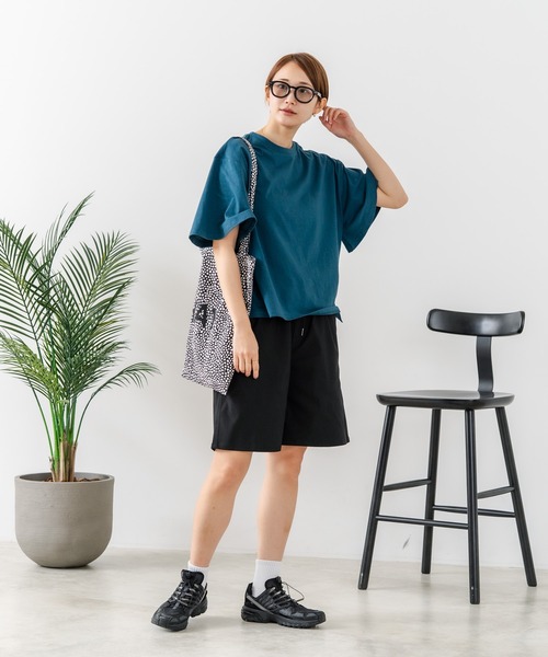 fort point(フォーポイント)の「【C-FORTPOINT/フォートポイント】【ベルスリーブで魅せる、大人のこなれTシャツ。】ベルスリーブ オーバーサイズTシャツ 綿100% 華奢見え ゆったり 二の腕カバー(Tシャツ/カットソー・レディース・ブラック/ブルー/グリーン/オフホワイト・FREE)」の11枚目の写真