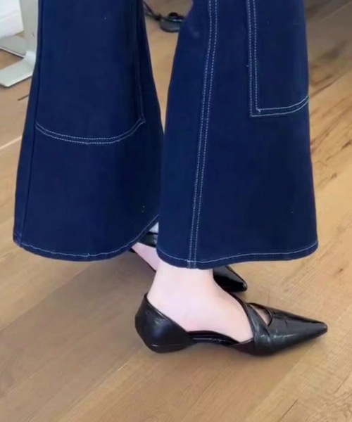 Lace Ladies(レースレディース)の「レザー調 アシメ ストラップ ポインテッドトゥ パンプス(パンプス・レディース・アイボリー/ブラック・24.5cm/25cm/23.5cm/24cm/23cm/22.5cm)」の6枚目の写真