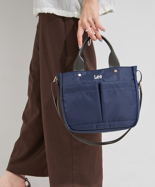 SHOO・LA・RUE(シューラルー)の「【Lee別注/撥水】フロント立体ポケットトートバッグ【2WAY】(トートバッグ・レディース・ブラック/グレー/アイボリー/ライトパープル/ピンク系その他2/ブラック系7/ブラウン系/ネイビー系5/サックスブルー系7/ゴールド系7・00)」の6枚目の写真