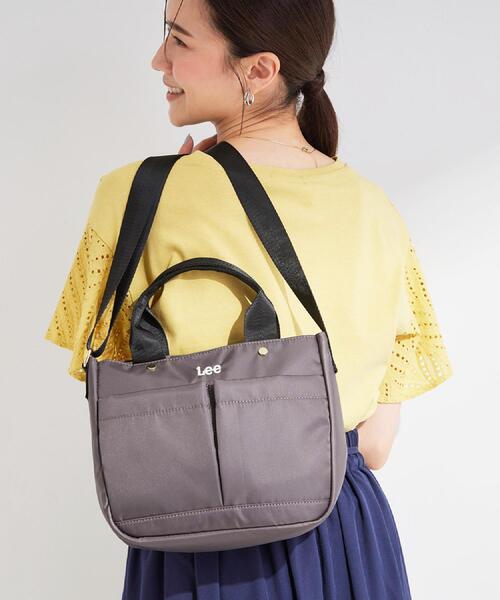 SHOO・LA・RUE(シューラルー)の「【Lee別注/撥水】フロント立体ポケットトートバッグ【2WAY】(トートバッグ・レディース・ブラック/グレー/アイボリー/ライトパープル/ピンク系その他2/ブラック系7/ブラウン系/ネイビー系5/サックスブルー系7/ゴールド系7・00)」の4枚目の写真