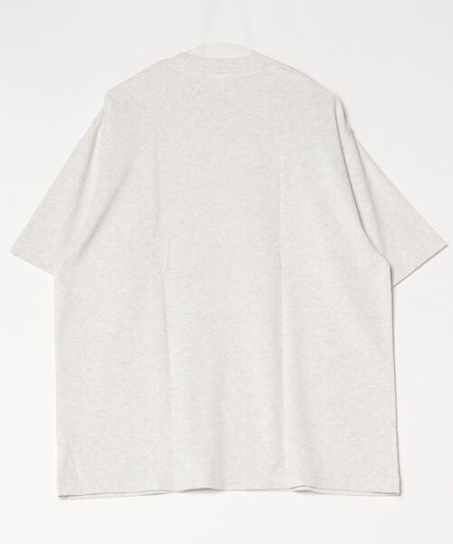 A BATHING APE(アベイシングエイプ)の「BAPE 3D HONEY LOGO RELAXED FIT TEE(Tシャツ/カットソー・メンズ・アイボリー/グレー/ネイビー・XX-LARGE/X-LARGE/LARGE/MEDIUM/SMALL)」の7枚目の写真