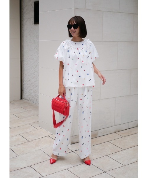 BeBeoD(べベッド)の「フルーツプリントイージーパンツ(その他パンツ・レディース・ブラック/ホワイト・フリー)」の3枚目の写真