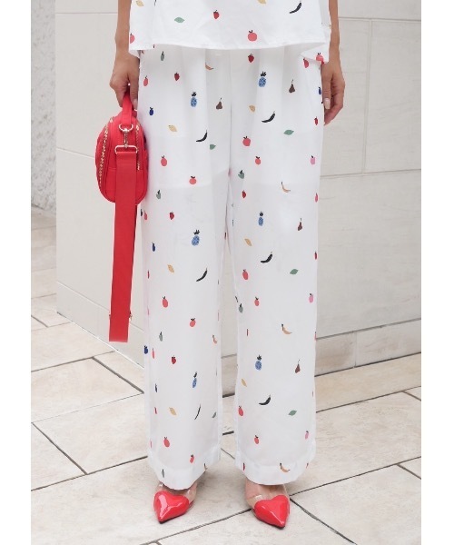 BeBeoD(べベッド)の「フルーツプリントイージーパンツ(その他パンツ・レディース・ブラック/ホワイト・フリー)」の4枚目の写真