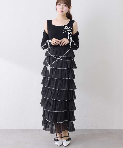 OLIVE des OLIVE(オリーブデオリーブ)の「【Belle Charme】Multi Tiered Frill Onepiece(ワンピース・レディース・ブラック/ホワイト/オフホワイト・FREE)」の1枚目の写真