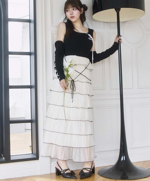 OLIVE des OLIVE(オリーブデオリーブ)の「【Belle Charme】Multi Tiered Frill Onepiece(ワンピース・レディース・ブラック/ホワイト/オフホワイト・FREE)」の5枚目の写真