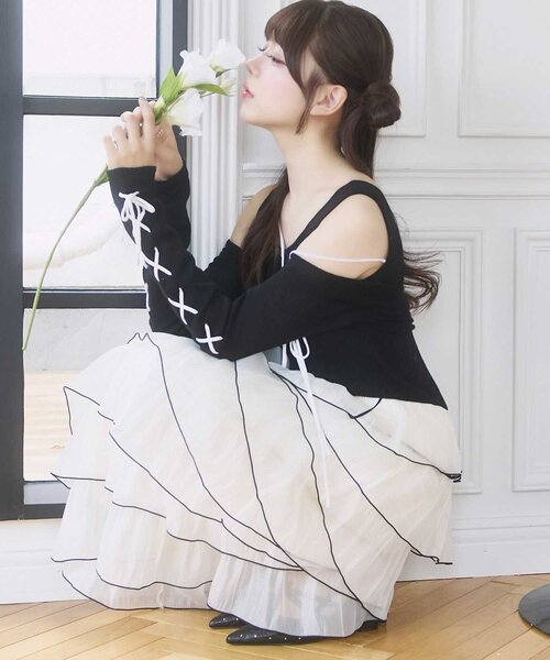 OLIVE des OLIVE(オリーブデオリーブ)の「【Belle Charme】Multi Tiered Frill Onepiece(ワンピース・レディース・ブラック/ホワイト/オフホワイト・FREE)」の6枚目の写真