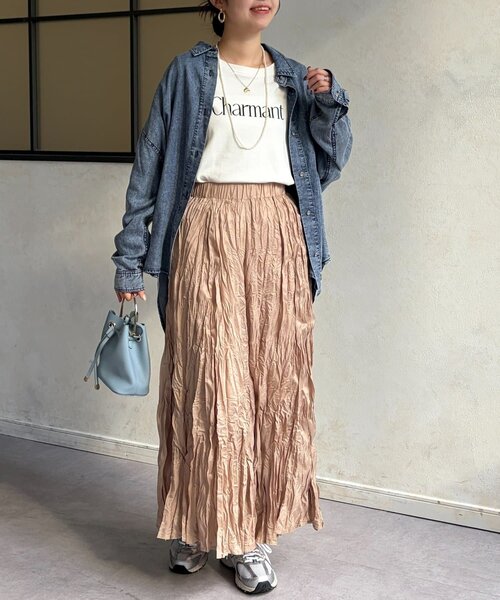 Chez toi(シェトワ)の「BACKギャザーパウダー加工デニムシャツ(シャツ/ブラウス・レディース・サックスブルー/インディゴブルー/ブラック・FREE)」の15枚目の写真