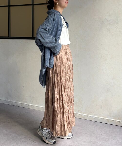 Chez toi(シェトワ)の「BACKギャザーパウダー加工デニムシャツ(シャツ/ブラウス・レディース・サックスブルー/インディゴブルー/ブラック・FREE)」の16枚目の写真