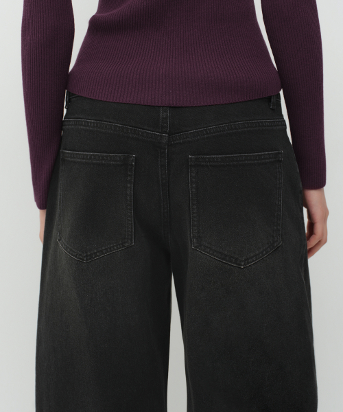 MUSINSA STANDARD WOMAN（ムシンサスタンダードウーマン）の「ウィメンズエッセンシャルカーブデニムパンツ[ウォッシュドブラック]（デニムパンツ・レディース・その他・30/24/25/26/27/28/29）」の8枚目の写真