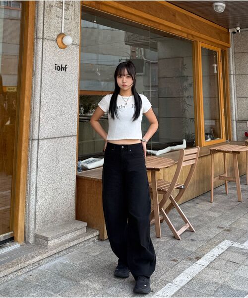 MUSINSA STANDARD WOMAN（ムシンサスタンダードウーマン）の「ウィメンズエッセンシャルカーブデニムパンツ[ウォッシュドブラック]（デニムパンツ・レディース・その他・30/24/25/26/27/28/29）」の14枚目の写真