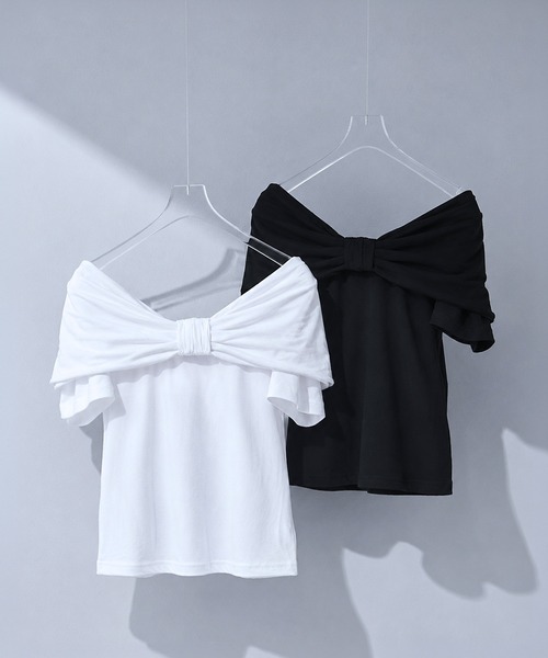 Narcissus(ナルシス)の「【Narcissus】リボンオフショルダーTシャツ / 半袖 レディース オフィスカジュアル(Tシャツ/カットソー・レディース・ブラック/ホワイト・FREE)」の1枚目の写真