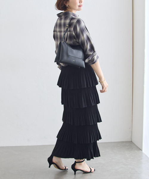 journal standard L'essage(ジャーナルスタンダードレサージュ)の「WANDLER/ワンドラー Penelope Slouch Bag バッグ(ショルダーバッグ・レディース・ブラック・FREE)」の2枚目の写真