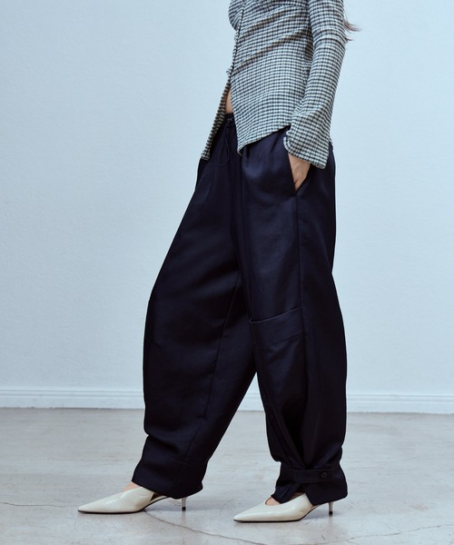 THINGS THAT MATTER（シングス ザット マター）の「NYLON TWILL EASY WORK PANTS / ナイロン ツイル イージー ワーク パンツ（その他パンツ・レディース・イエロー/キャメル/ネイビー・FREE）」の16枚目の写真