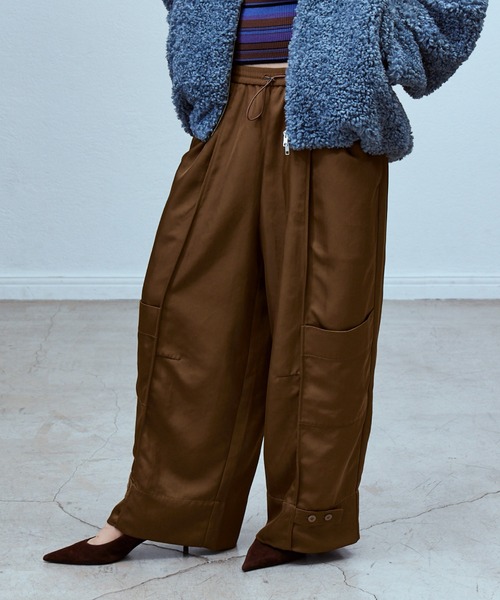 THINGS THAT MATTER（シングス ザット マター）の「NYLON TWILL EASY WORK PANTS / ナイロン ツイル イージー ワーク パンツ（その他パンツ・レディース・イエロー/キャメル/ネイビー・FREE）」の11枚目の写真
