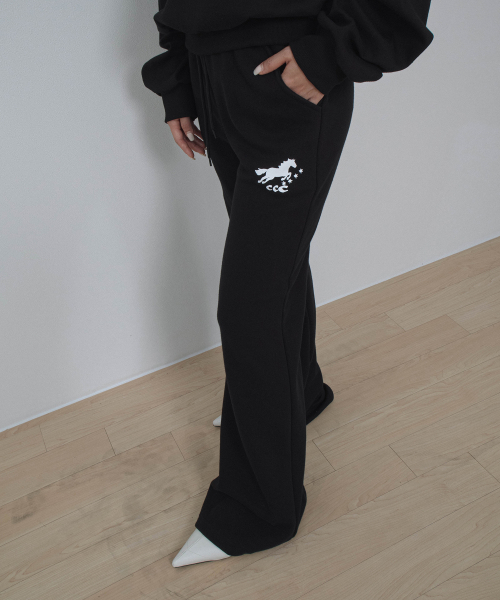 CHICKS（チックス）の「ニョンイXチックス インスティンクト スリムブーツカットパンツ ブラック（スウェットパンツ・レディース・ブラック・ONE SIZE/TWO）」の3枚目の写真