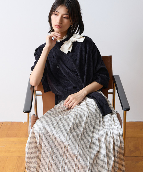 Tiara(ティアラ)の「フリルカラークルーネックプルオーバー(ニット/セーター・レディース・アイボリー/ボルドー/ブラック・FREE)」の15枚目の写真