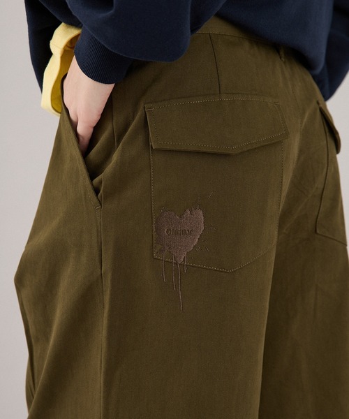 ONCILY(オンシェリー)の「MELTING HEART WIDE CHINO PANTS / メルティングハートワイドチノパンツ(チノパンツ・メンズ・ブラウン/ベージュ/カーキ・SMALL/MEDIUM/LARGE)」の15枚目の写真
