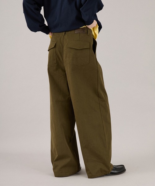 ONCILY(オンシェリー)の「MELTING HEART WIDE CHINO PANTS / メルティングハートワイドチノパンツ(チノパンツ・メンズ・ブラウン/ベージュ/カーキ・SMALL/MEDIUM/LARGE)」の14枚目の写真