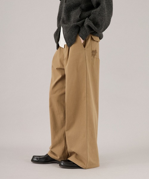 ONCILY(オンシェリー)の「MELTING HEART WIDE CHINO PANTS / メルティングハートワイドチノパンツ(チノパンツ・メンズ・ブラウン/ベージュ/カーキ・SMALL/MEDIUM/LARGE)」の16枚目の写真