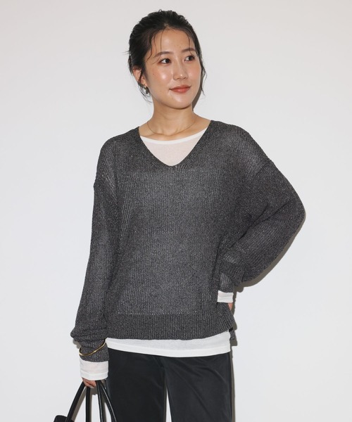 BABYLONE(バビロン)の「【スタッフ企画】ラメカタアゼVネックプルオーバー(ニット/セーター・レディース・ベージュ/チャコール/ブラウン・フリー)」の1枚目の写真