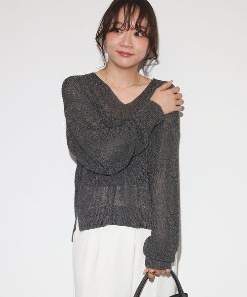 BABYLONE（バビロン）の「【スタッフ企画】ラメカタアゼVネックプルオーバー（ニット/セーター・レディース・ベージュ/チャコール/ブラウン・フリー）」の10枚目の写真