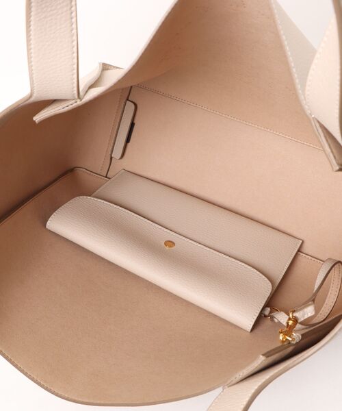 STELLA McCARTNEY（ステラマッカートニー）の「Stella Logo Tote Bag / ステラ ロゴ トートバッグ（トートバッグ・レディース・クリーム・ONE SIZE）」の4枚目の写真