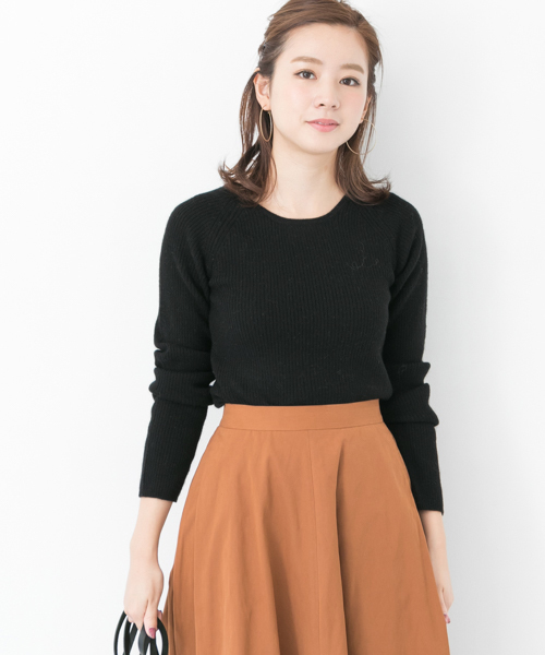 URBAN RESEARCH（アーバンリサーチ）の「カシミヤ混クルーネックリブニット（ニット/セーター・レディース・ブラック/オフホワイト/ピンク/イエロー・FREE）」の3枚目の写真