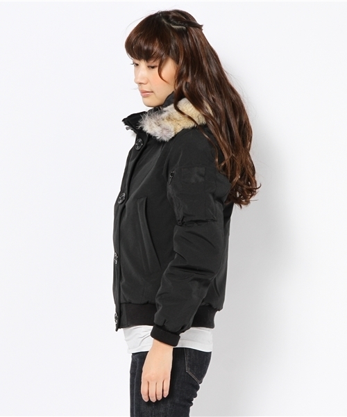 alcali（アルカリ）の「CANADA GOOSE /  ダウンブルゾン (LADIES LABRADOR)（ダウンジャケット/コート・レディース・ブラック/ベージュ・2/3）」の3枚目の写真