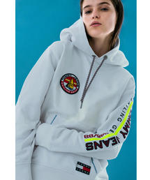 tommy jeans（トミー ジーンズ）の「＜TOMMY JEANS X monkey time