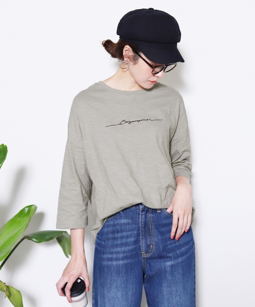 reca（レカ）の「ゆるっと大人可愛い◆刺繍ロゴＴシャツ（Tシャツ/カットソー・レディース・ホワイト/ブラック/ベージュ/グレー・FREE）」の4枚目の写真
