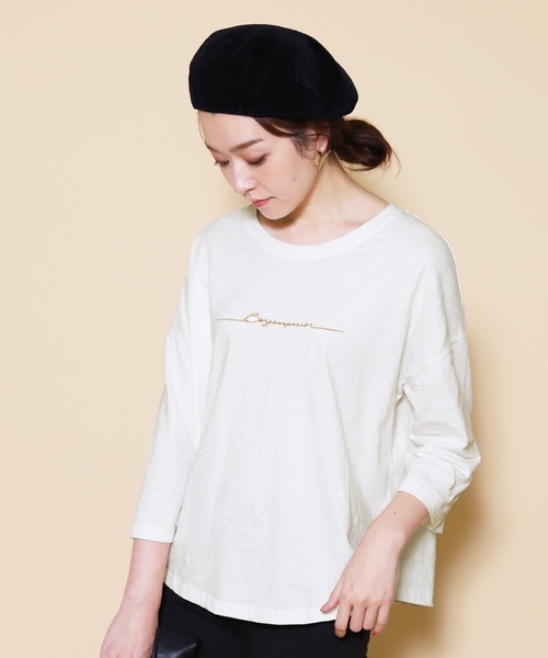 reca（レカ）の「ゆるっと大人可愛い◆刺繍ロゴＴシャツ（Tシャツ/カットソー・レディース・ホワイト/ブラック/ベージュ/グレー・FREE）」の2枚目の写真