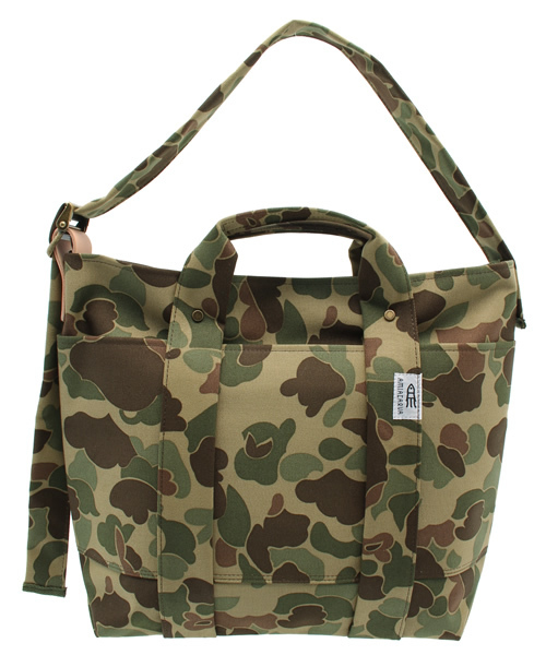 SHIPS（シップス）の「AMIACALVA: NEW キャンバス ショルダー&トートバッグ S■（トートバッグ・メンズ・ピンクゴールド/オリーブ/ネイビー/ワイン/ゴールド系その他/ブルー/ライトホワイト/ライトオリーブ/ブラック/その他/ロイヤルブルー・ONE SIZE）」の11枚目の写真